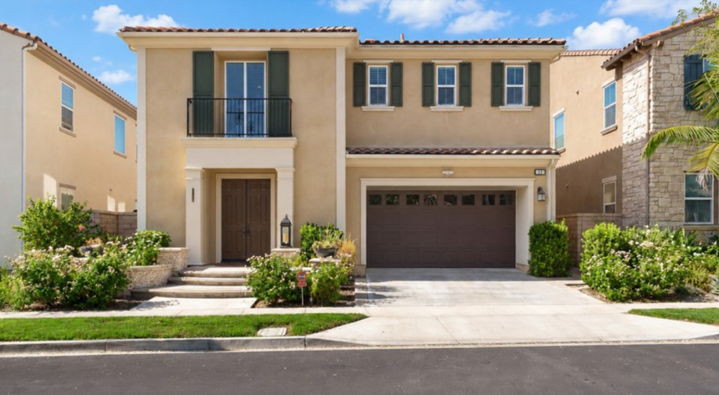 front of home listed by Lake Forest real estate companies for sale